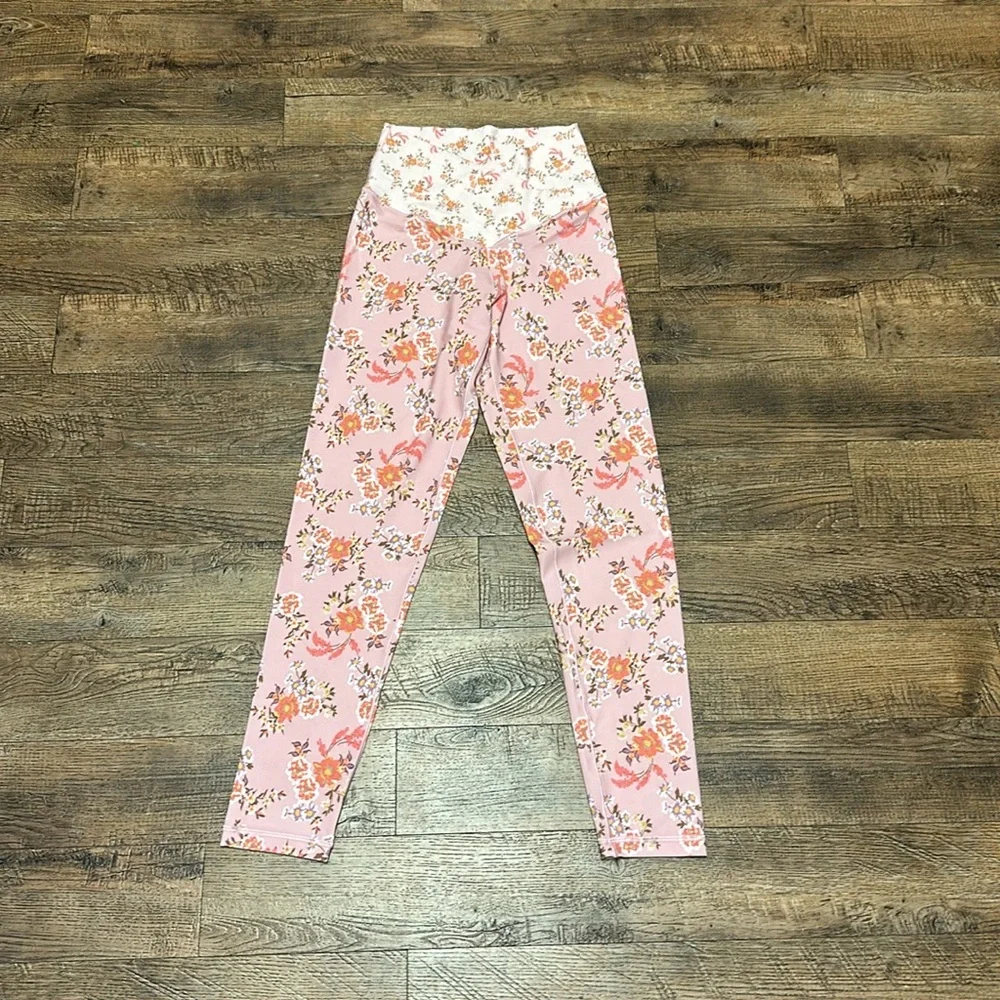 Offline by Aerie Real Me 7/8 Hi-Rise Crossover Floral Country Pink Leggings M - Picture 2 of 9